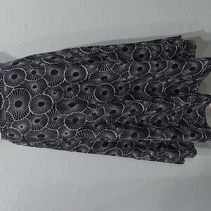 Chicos black w/ white circle wheel embroidery skirt equivalent size s